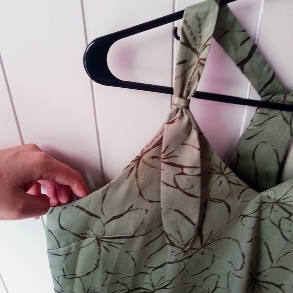 Mossimo Floral V-Neck Flowy Tank Front Ties (M) - Picture 2 of 5